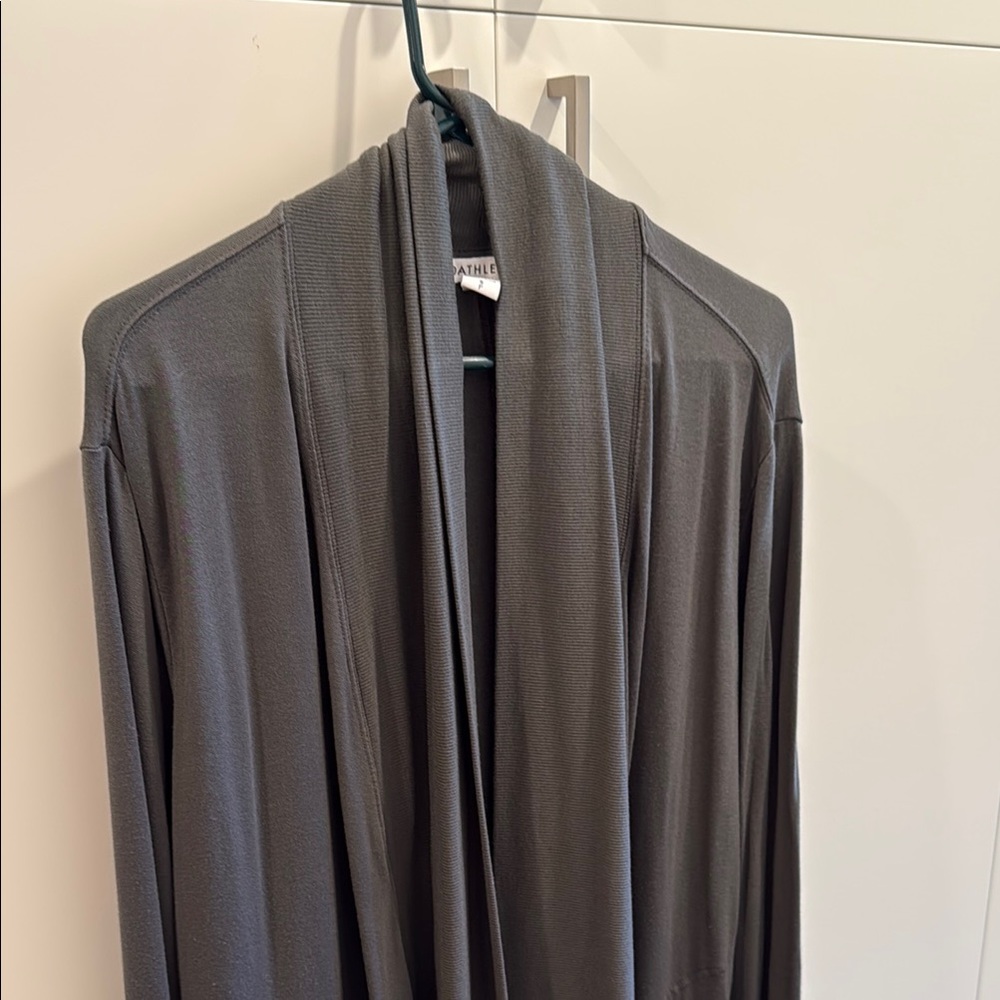 Athleta Gray-Kale Green Pranayama Wrap like new